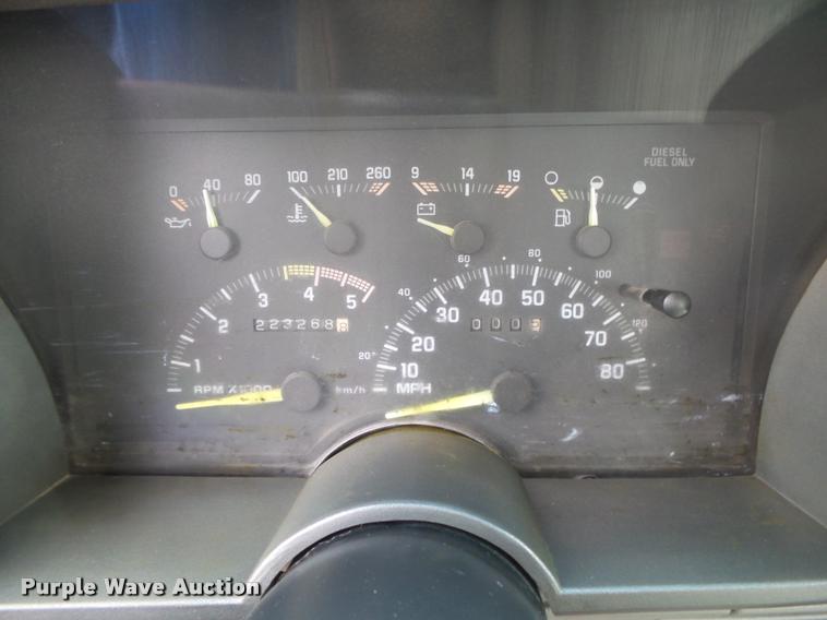 image for item DA2541 1993 Chevrolet Silverado 3500 flatbed pickup truck