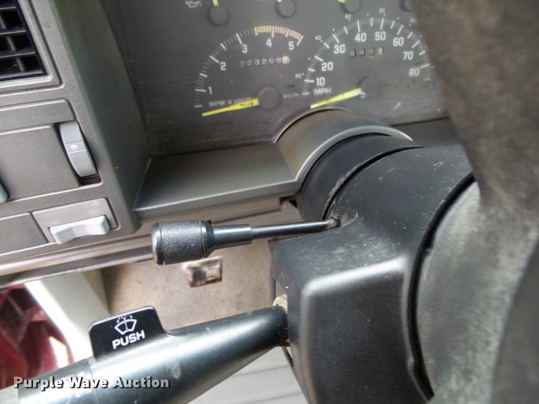 image for item DA2541 1993 Chevrolet Silverado 3500 flatbed pickup truck