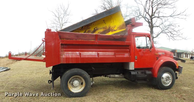 image for item DA2545 1996 International 4900 dump truck