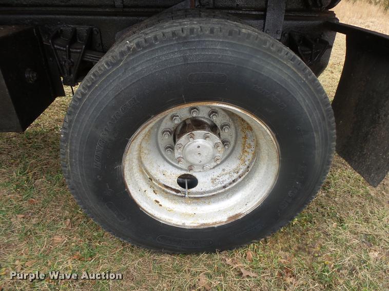 image for item DA2545 1996 International 4900 dump truck