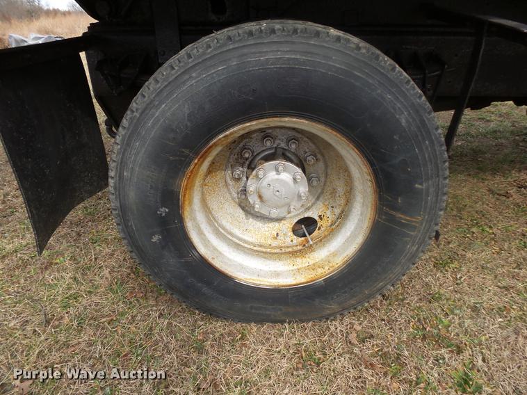 image for item DA2545 1996 International 4900 dump truck