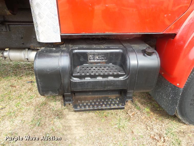 image for item DA2545 1996 International 4900 dump truck