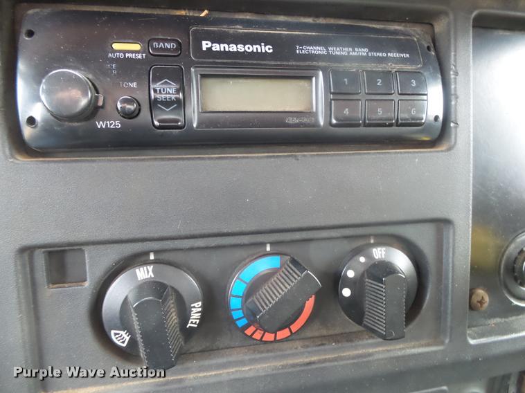 image for item DA2545 1996 International 4900 dump truck