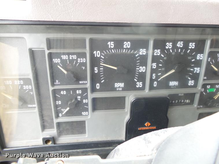 image for item DA2545 1996 International 4900 dump truck