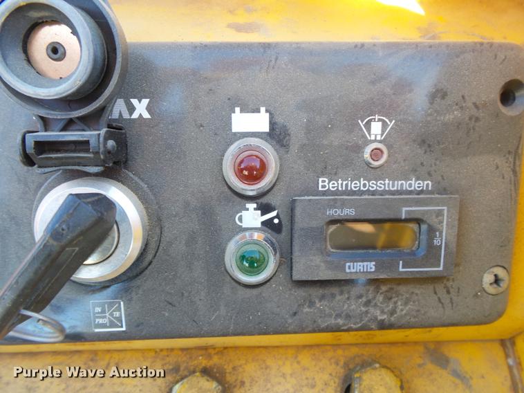 image for item DA2552 2002 Rammax P33/24HHMR trench compactor