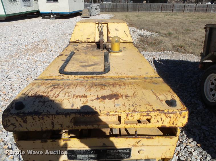 image for item DA2552 2002 Rammax P33/24HHMR trench compactor