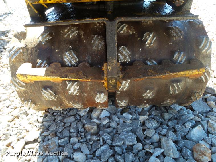 image for item DA2552 2002 Rammax P33/24HHMR trench compactor