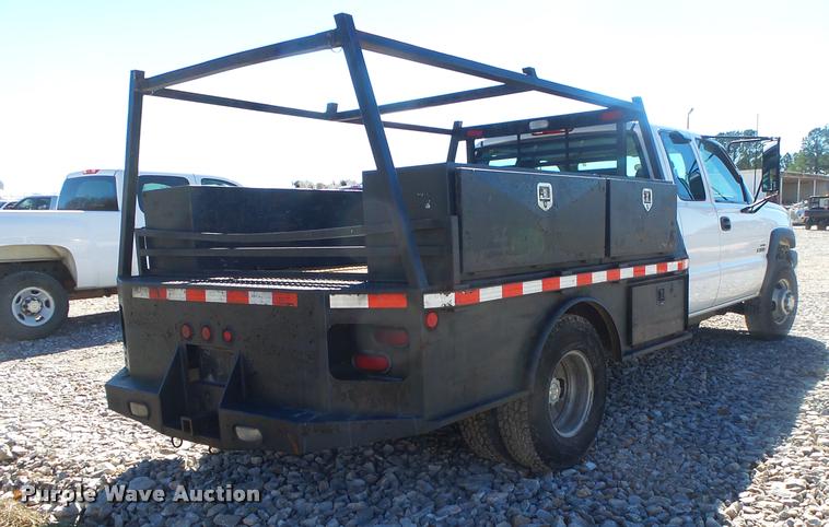 image for item DA2555 2007 Chevrolet Silverado 3500 Ext.Cab flatbed pickup truck