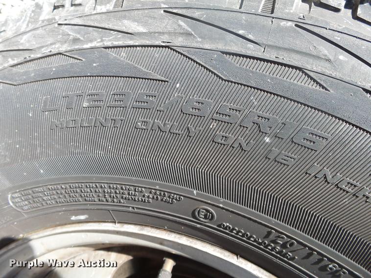 image for item DA2555 2007 Chevrolet Silverado 3500 Ext.Cab flatbed pickup truck