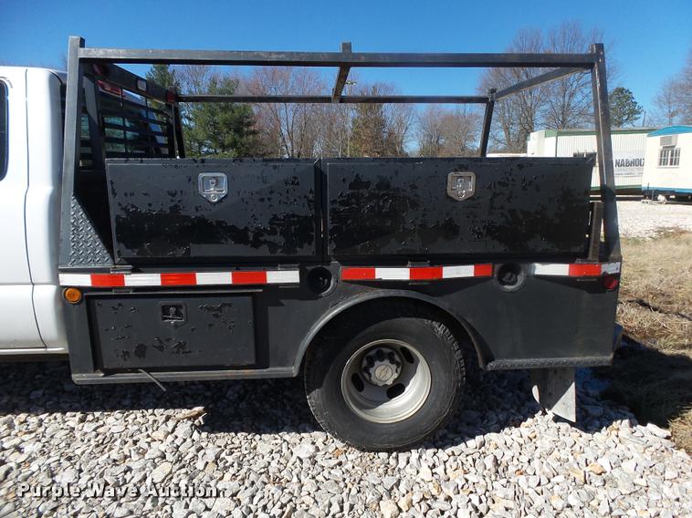 image for item DA2555 2007 Chevrolet Silverado 3500 Ext.Cab flatbed pickup truck