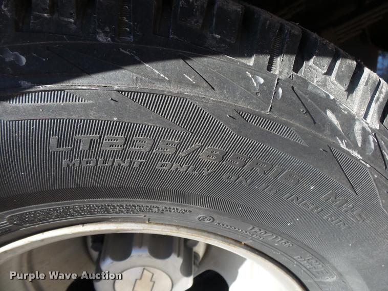 image for item DA2555 2007 Chevrolet Silverado 3500 Ext.Cab flatbed pickup truck