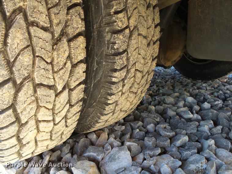 image for item DA2555 2007 Chevrolet Silverado 3500 Ext.Cab flatbed pickup truck