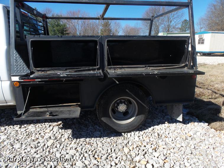 image for item DA2555 2007 Chevrolet Silverado 3500 Ext.Cab flatbed pickup truck