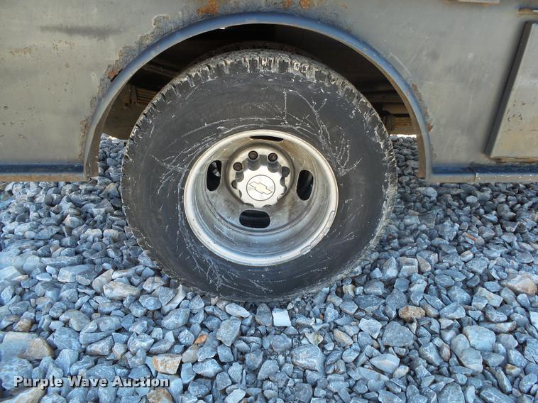image for item DA2555 2007 Chevrolet Silverado 3500 Ext.Cab flatbed pickup truck