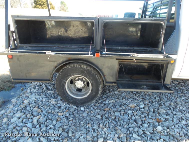 image for item DA2555 2007 Chevrolet Silverado 3500 Ext.Cab flatbed pickup truck