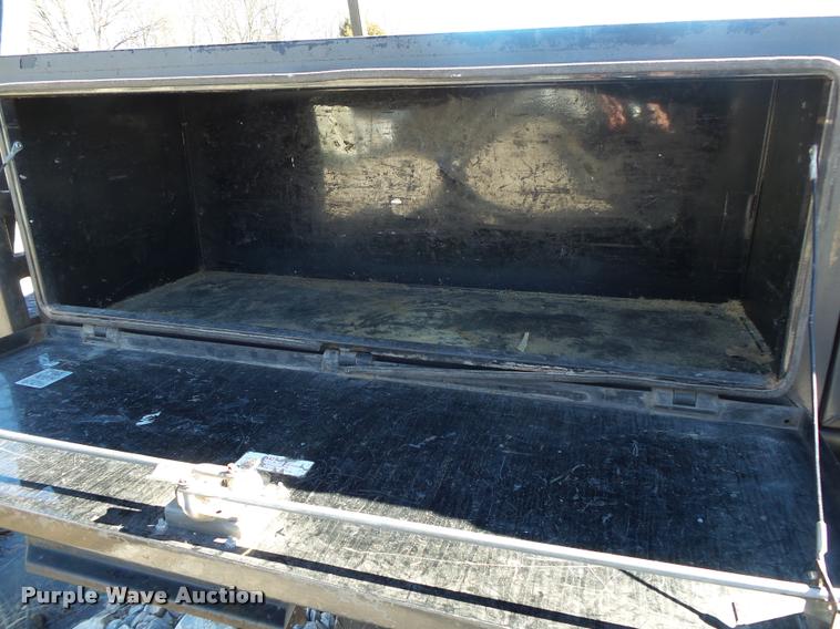 image for item DA2555 2007 Chevrolet Silverado 3500 Ext.Cab flatbed pickup truck