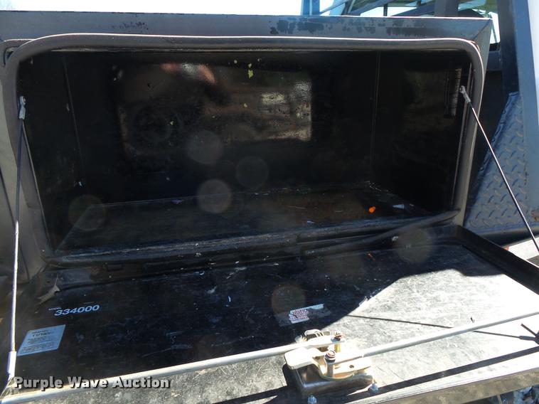 image for item DA2555 2007 Chevrolet Silverado 3500 Ext.Cab flatbed pickup truck