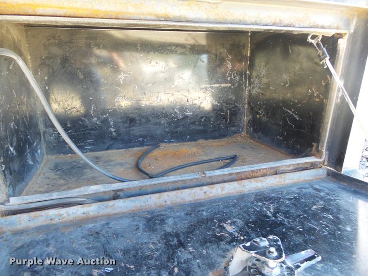 image for item DA2555 2007 Chevrolet Silverado 3500 Ext.Cab flatbed pickup truck