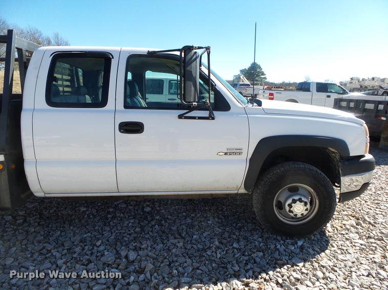 image for item DA2555 2007 Chevrolet Silverado 3500 Ext.Cab flatbed pickup truck