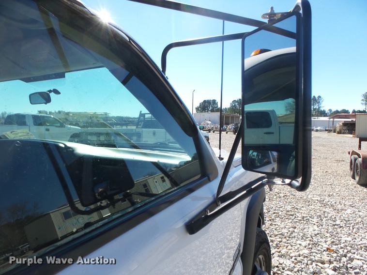 image for item DA2555 2007 Chevrolet Silverado 3500 Ext.Cab flatbed pickup truck