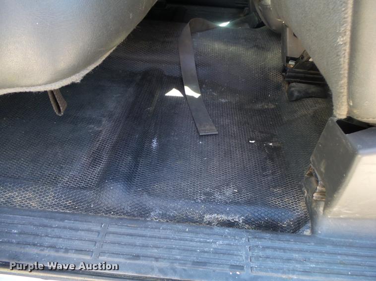 image for item DA2555 2007 Chevrolet Silverado 3500 Ext.Cab flatbed pickup truck