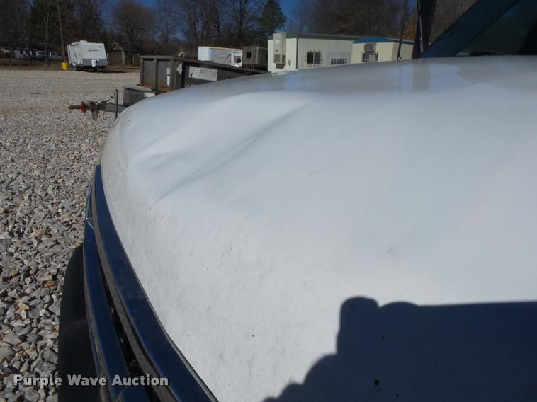 image for item DA2555 2007 Chevrolet Silverado 3500 Ext.Cab flatbed pickup truck