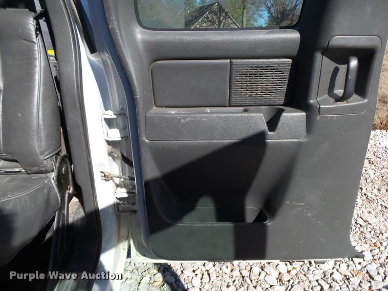 image for item DA2555 2007 Chevrolet Silverado 3500 Ext.Cab flatbed pickup truck