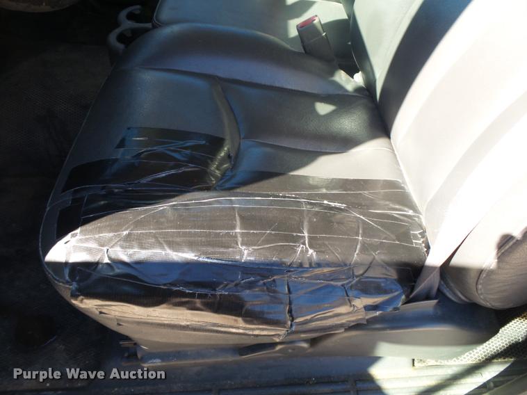 image for item DA2555 2007 Chevrolet Silverado 3500 Ext.Cab flatbed pickup truck