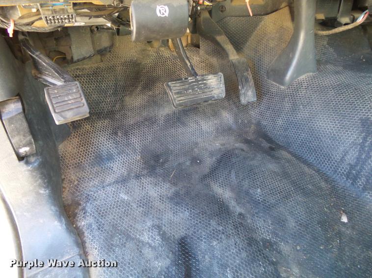 image for item DA2555 2007 Chevrolet Silverado 3500 Ext.Cab flatbed pickup truck