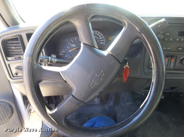 image for item DA2555 2007 Chevrolet Silverado 3500 Ext.Cab flatbed pickup truck