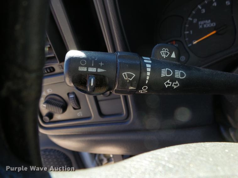 image for item DA2555 2007 Chevrolet Silverado 3500 Ext.Cab flatbed pickup truck