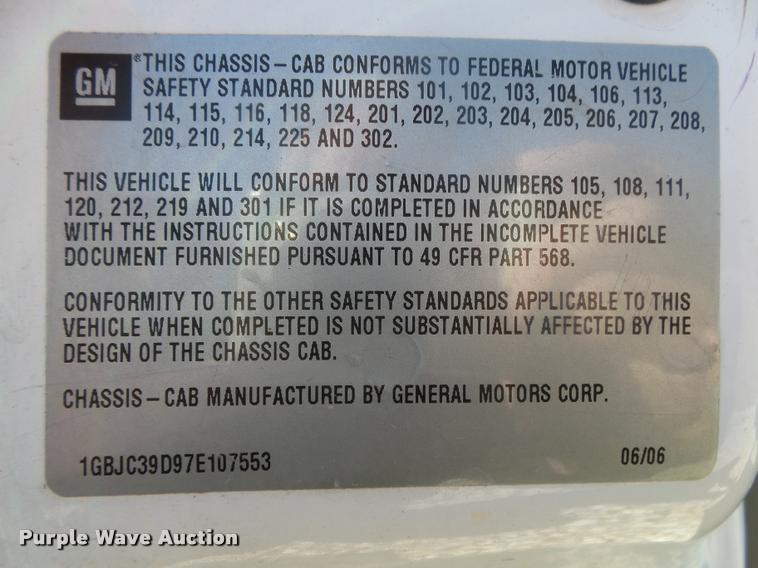 image for item DA2555 2007 Chevrolet Silverado 3500 Ext.Cab flatbed pickup truck