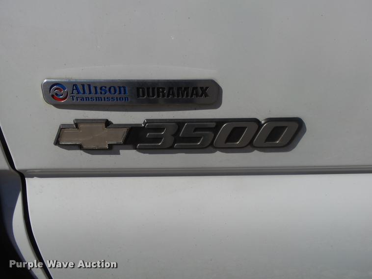 image for item DA2555 2007 Chevrolet Silverado 3500 Ext.Cab flatbed pickup truck