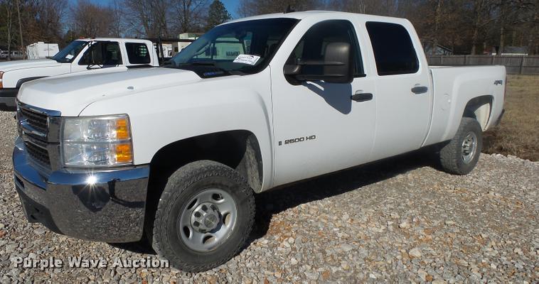 image for item DA2557 2008 Chevrolet Silverado 2500HD Crew Cab pickup truck