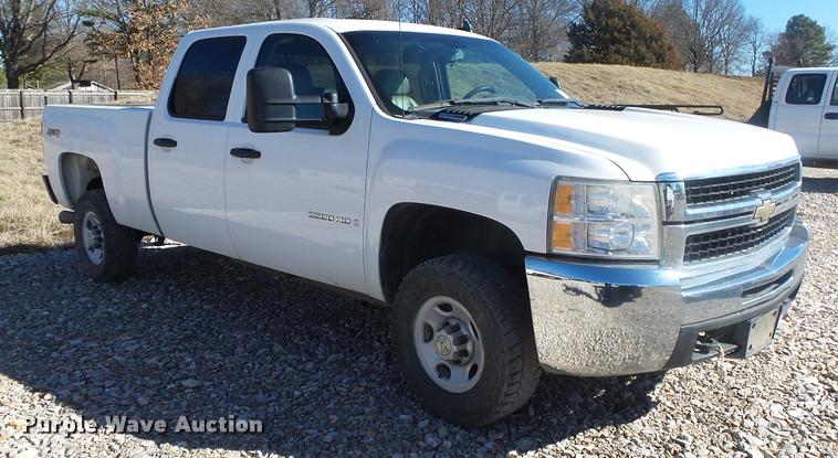 image for item DA2557 2008 Chevrolet Silverado 2500HD Crew Cab pickup truck