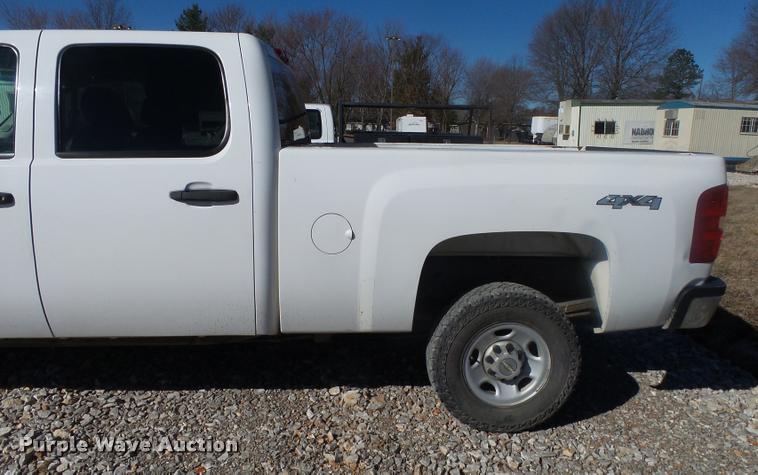 image for item DA2557 2008 Chevrolet Silverado 2500HD Crew Cab pickup truck
