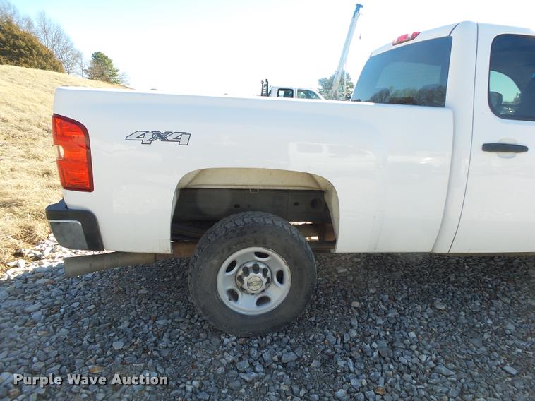 image for item DA2557 2008 Chevrolet Silverado 2500HD Crew Cab pickup truck