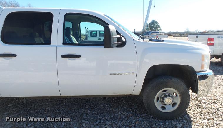 image for item DA2557 2008 Chevrolet Silverado 2500HD Crew Cab pickup truck