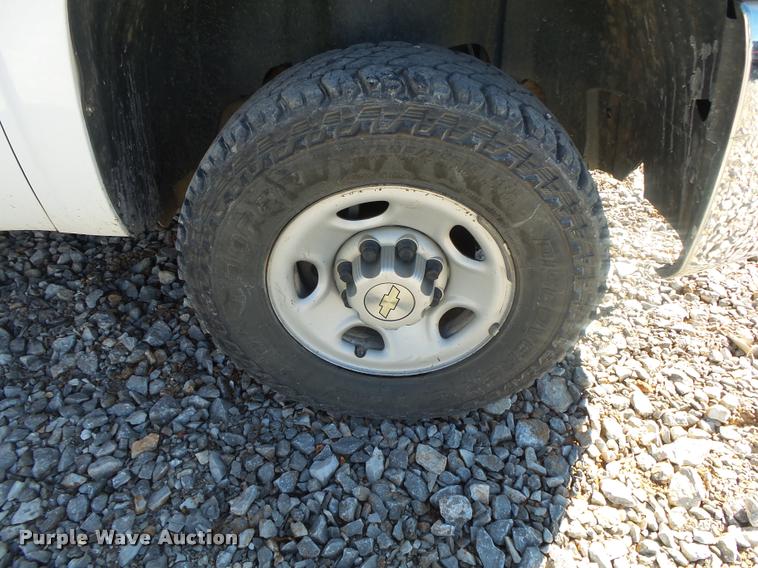 image for item DA2557 2008 Chevrolet Silverado 2500HD Crew Cab pickup truck