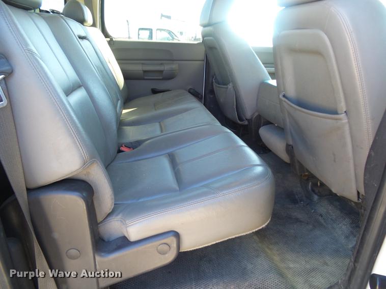 image for item DA2557 2008 Chevrolet Silverado 2500HD Crew Cab pickup truck