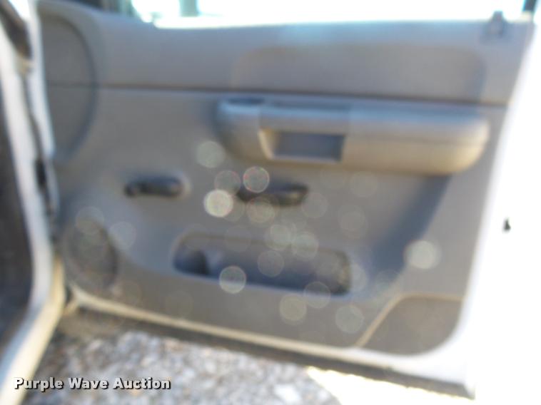 image for item DA2557 2008 Chevrolet Silverado 2500HD Crew Cab pickup truck