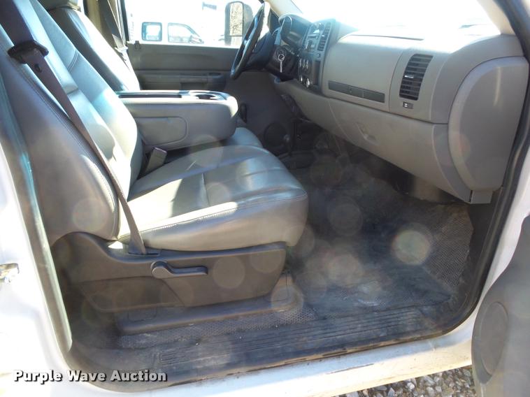 image for item DA2557 2008 Chevrolet Silverado 2500HD Crew Cab pickup truck