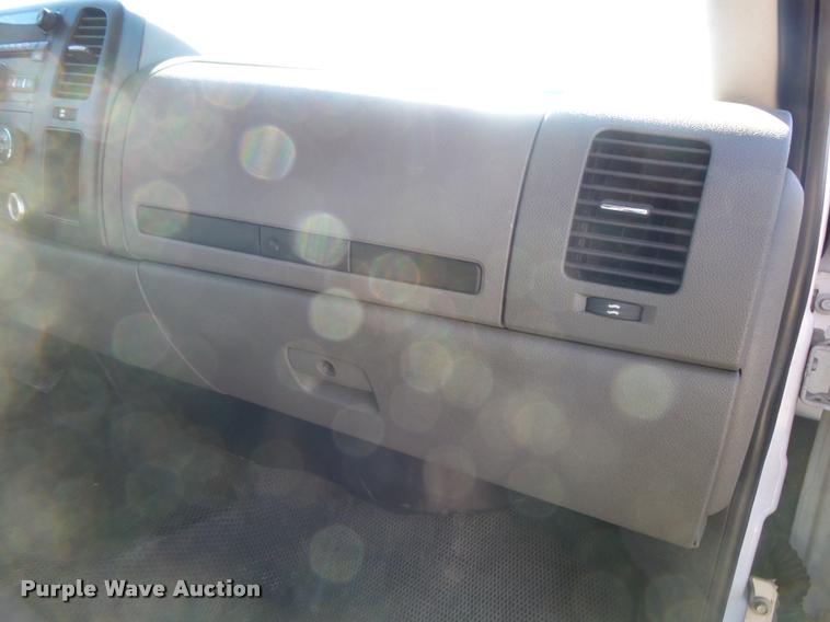 image for item DA2557 2008 Chevrolet Silverado 2500HD Crew Cab pickup truck