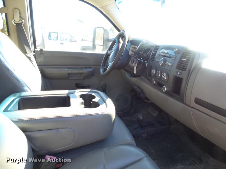 image for item DA2557 2008 Chevrolet Silverado 2500HD Crew Cab pickup truck