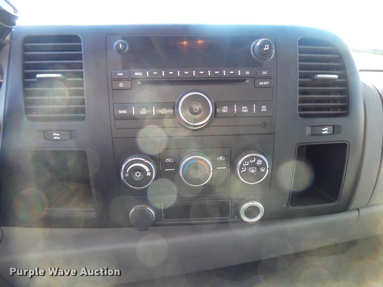 image for item DA2557 2008 Chevrolet Silverado 2500HD Crew Cab pickup truck