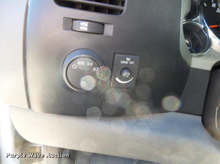 image for item DA2557 2008 Chevrolet Silverado 2500HD Crew Cab pickup truck