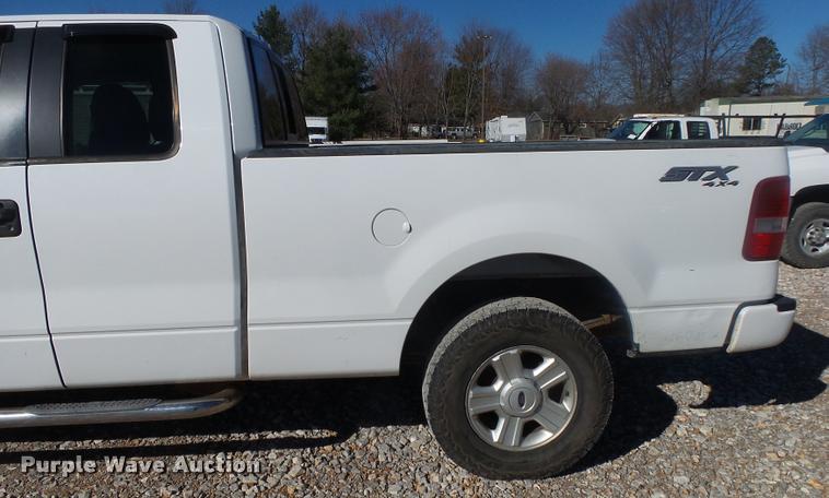 image for item DA2558 2005 Ford F150 SuperCab pickup truck