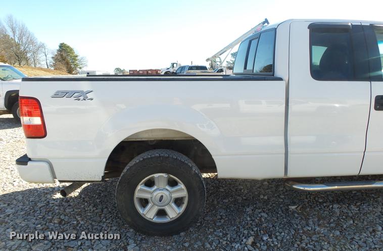 image for item DA2558 2005 Ford F150 SuperCab pickup truck