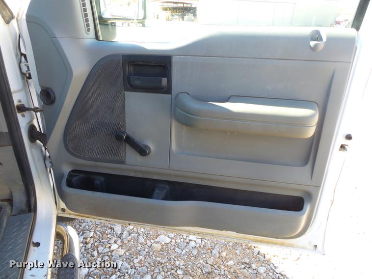 image for item DA2558 2005 Ford F150 SuperCab pickup truck