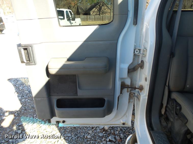 image for item DA2558 2005 Ford F150 SuperCab pickup truck